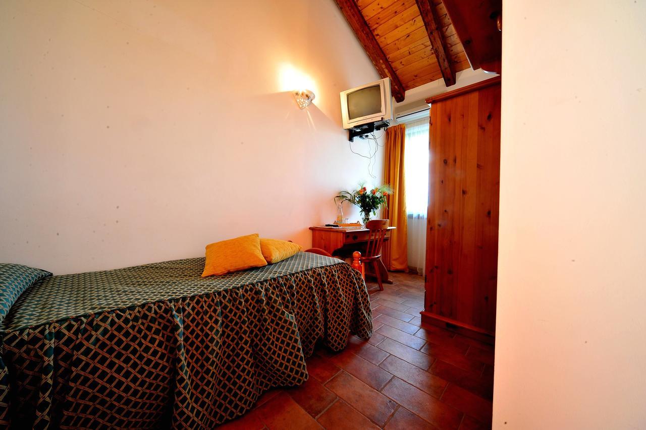 Agriturismo Le Oche Selvatiche Lauzacco Exterior photo